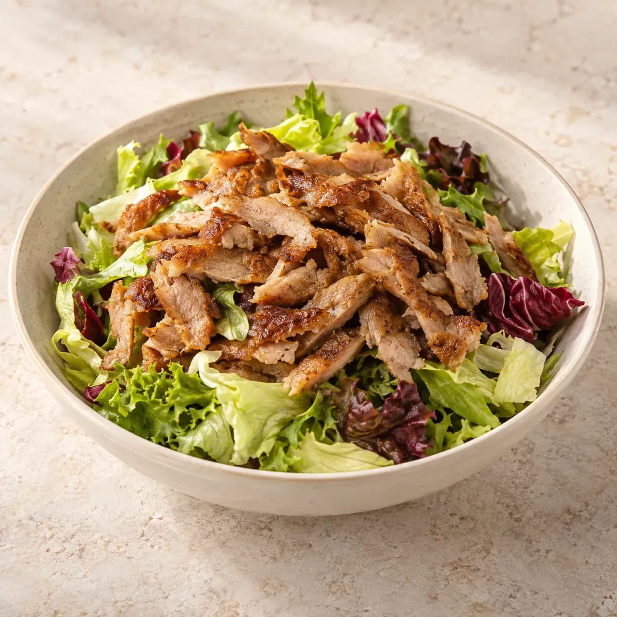 Insalata Greca – KI-generierte, illustrative Darstellung