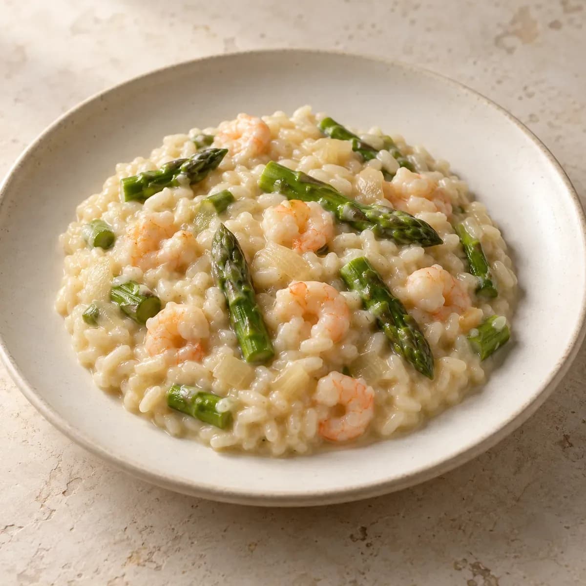 Risotto alla Mediterranea – KI-generierte, illustrative Darstellung